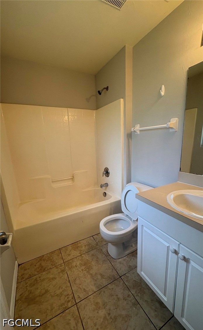 3 Bed SingleFamilyResidence for Sale in Fort Myers, photo 12