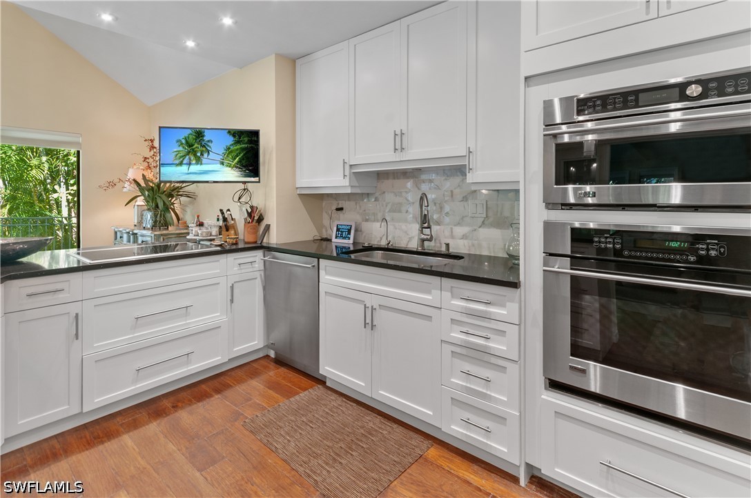 2 Bed Detached for Sale in Naples, photo 12