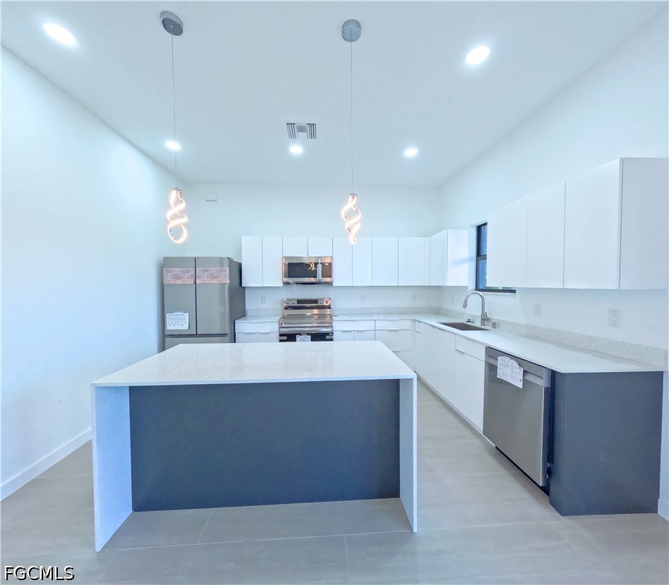 4 Bed SingleFamilyResidence for Sale in Cape Coral, photo 12