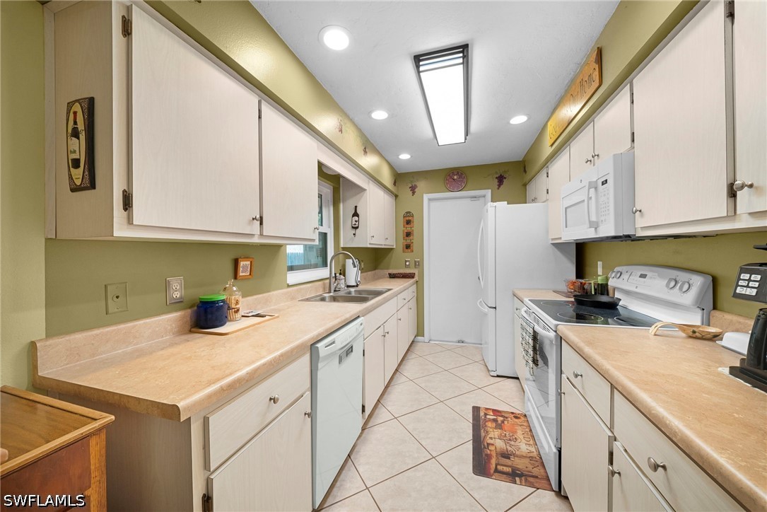 3 Bed Pool Home for Sale in San Carlos Park, photo 12