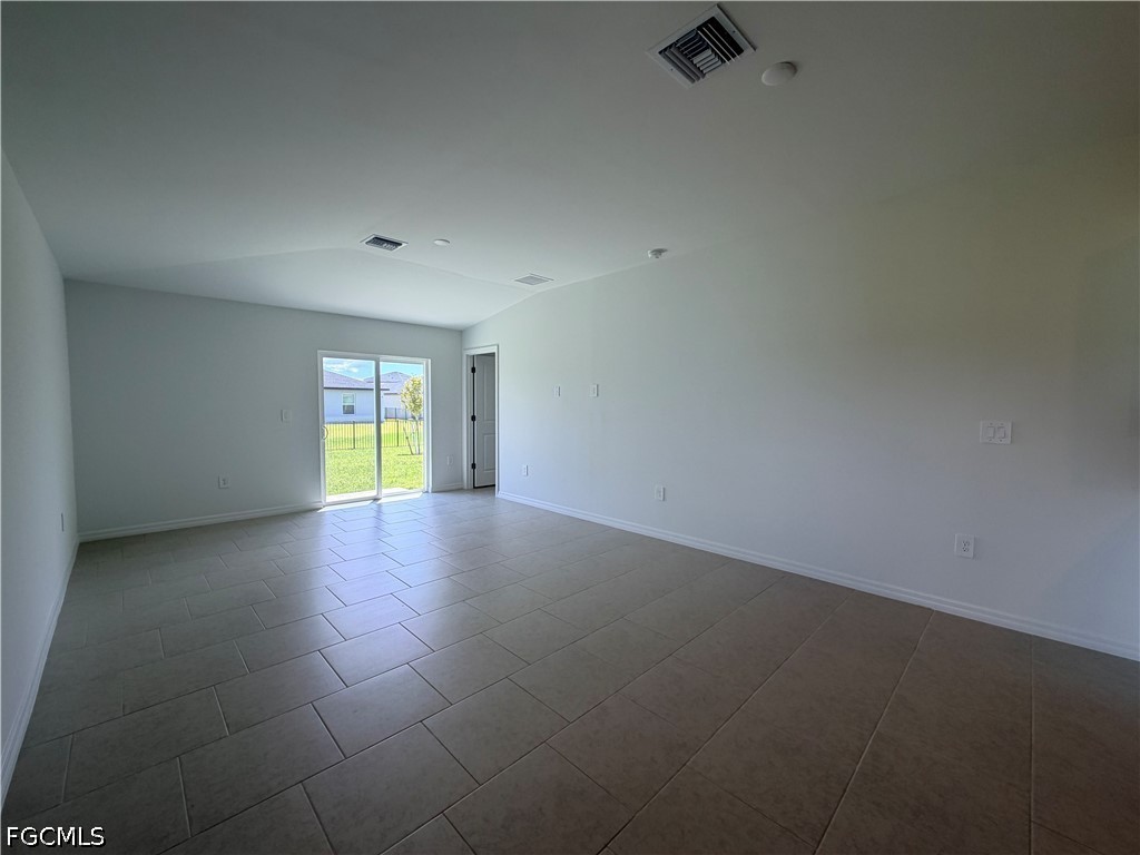 3 Bed SingleFamilyResidence for Sale in Crane Landing, photo 12