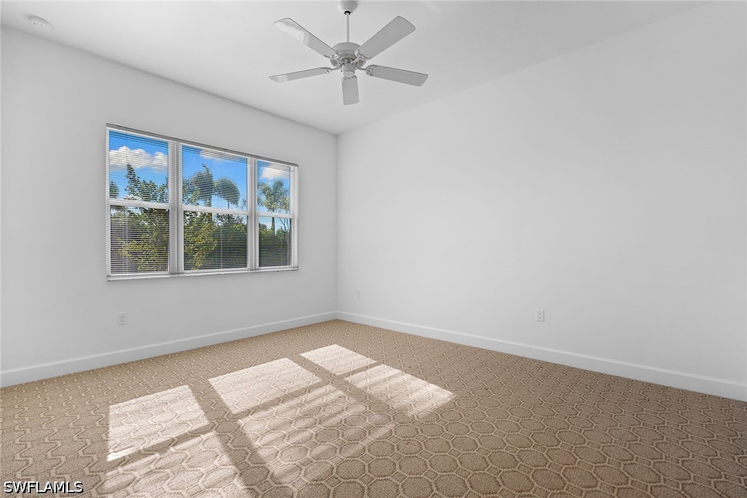 2 Bed SingleFamilyResidence for Sale in Naples, photo 12