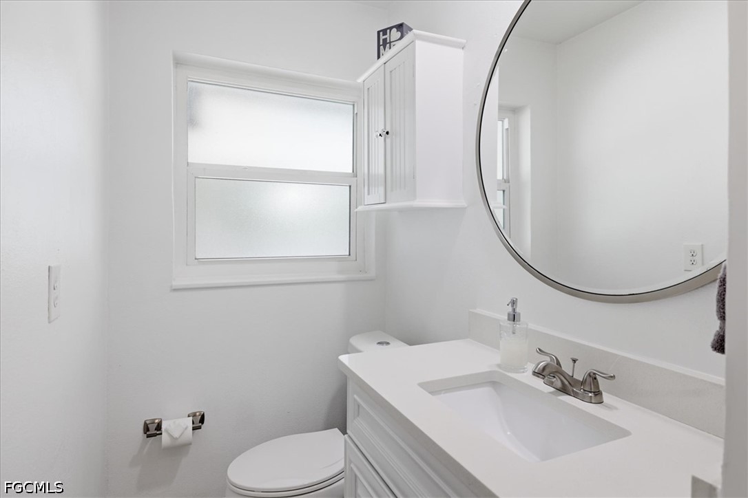3 Bed Pool Home for Sale in Palmlee Park, photo 12