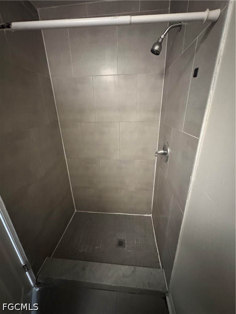 3 Bed Triplex for Sale in Fort Myers, photo 12