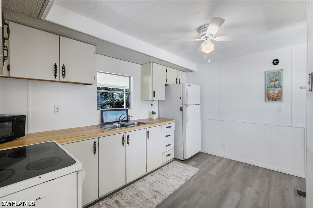 2 Bed ManufacturedHome for Sale in Bonita Springs, photo 12