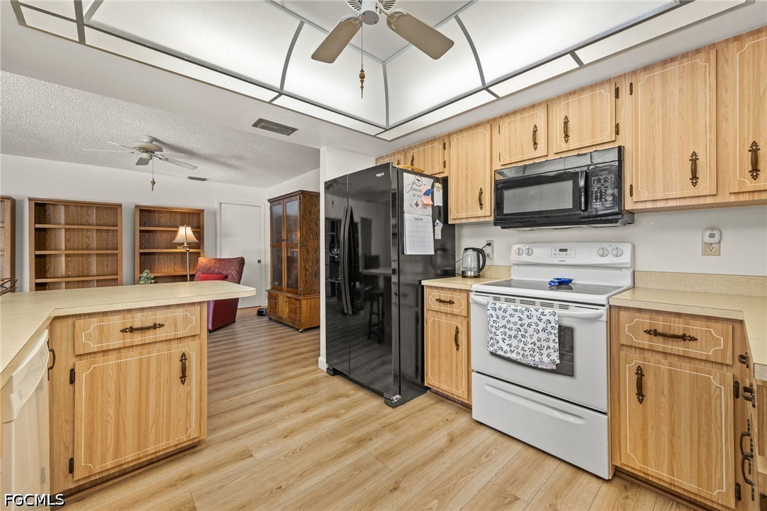 3 Bed Pool Home for Sale in Cape Coral, photo 12
