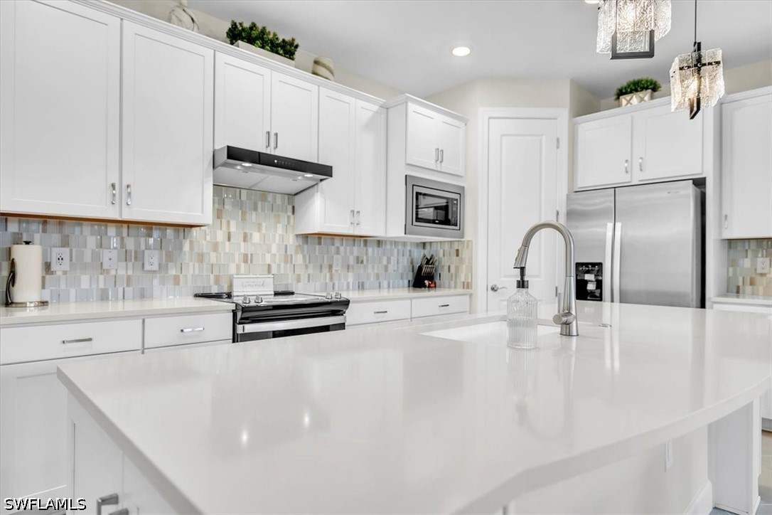 3 Bed Pool Home for Sale in Country Club, photo 12