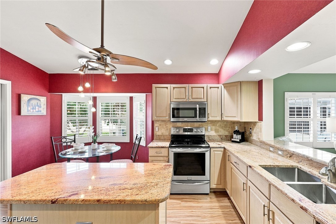 3 Bed Waterfront Home for Sale in Naples, photo 12