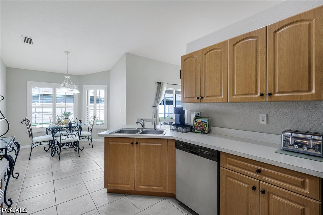 3 Bed Pool Home for Sale in Cape Coral, photo 12