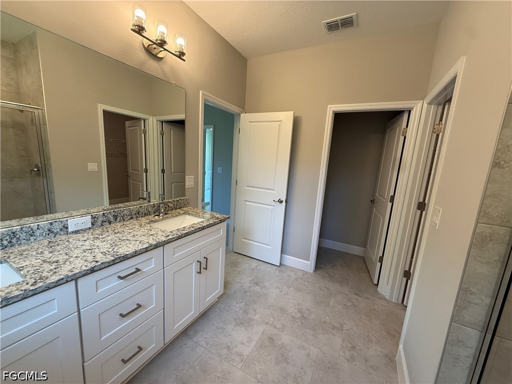 3 Bed SingleFamilyResidence for Sale in Lehigh Acres, photo 12
