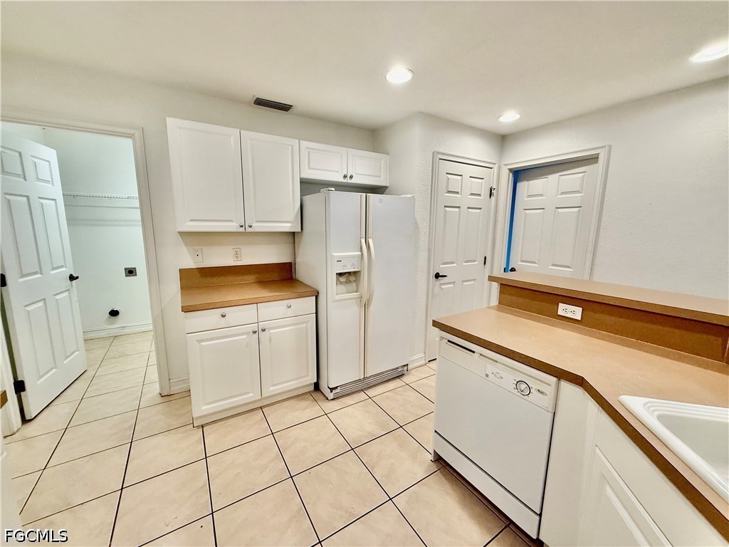 3 Bed SingleFamilyResidence for Sale in Lehigh Acres, photo 12