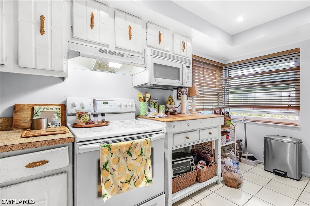 2 Bed Condominium for Sale in Naples, photo 12