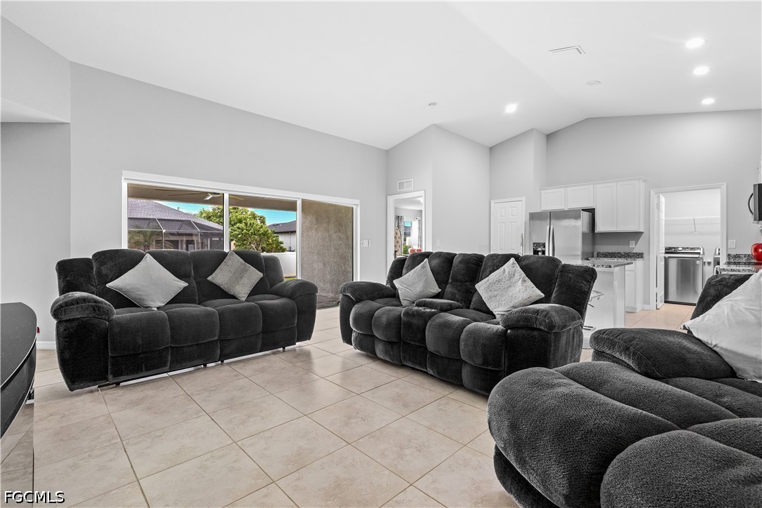 4 Bed SingleFamilyResidence for Sale in Cape Coral, photo 12