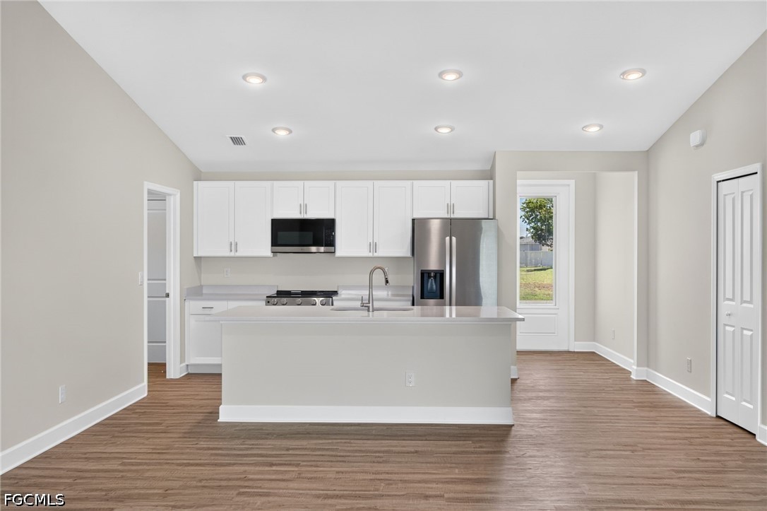 4 Bed SingleFamilyResidence for Sale in Cape Coral, photo 12