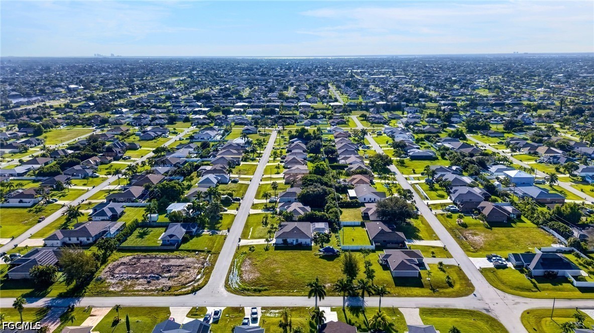 Residential for Sale in Cape Coral, photo 12