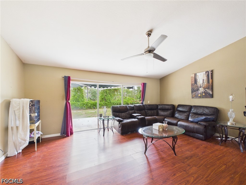 4 Bed SingleFamilyResidence for Sale in Greenbriar, photo 12