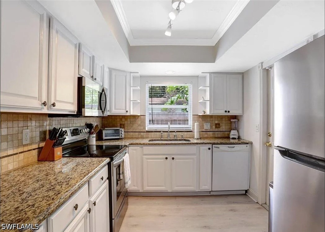 3 Bed Pool Home for Sale in Naples Park, photo 12