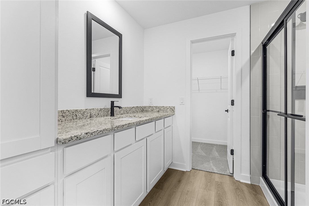 3 Bed SingleFamilyResidence for Sale in Mirror Lakes, photo 12
