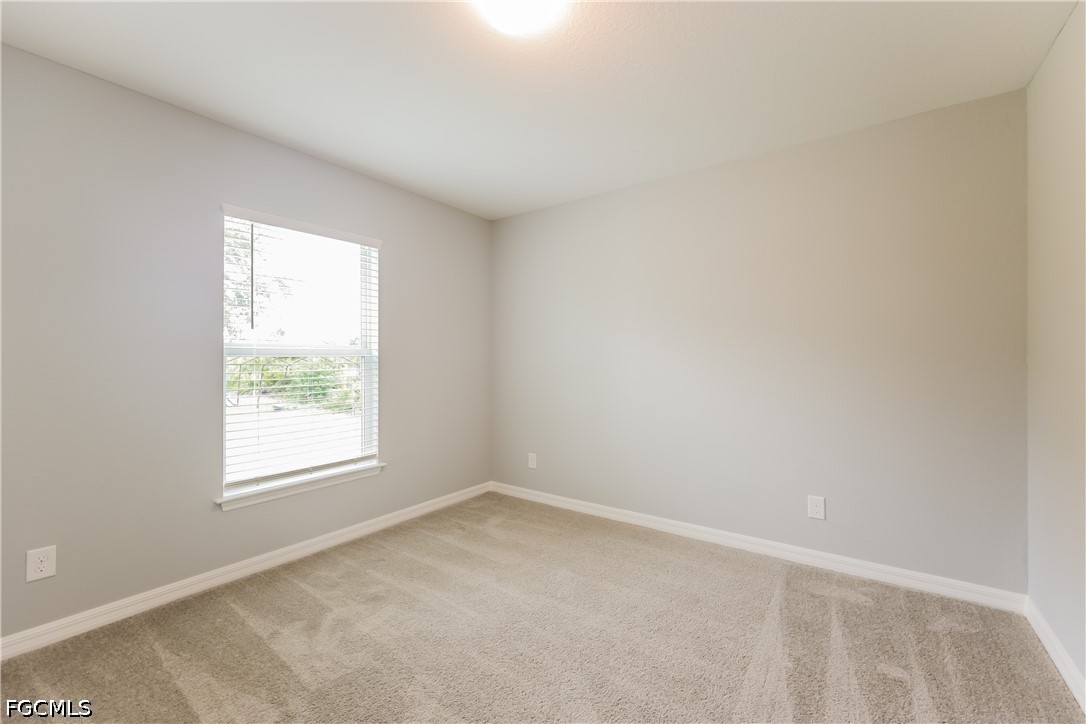 3 Bed SingleFamilyResidence for Sale in Lehigh Acres, photo 12
