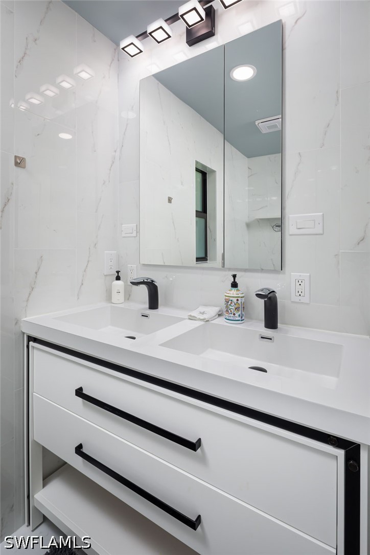 4 Bed Pool Home for Sale in Pine Ridge, photo 12