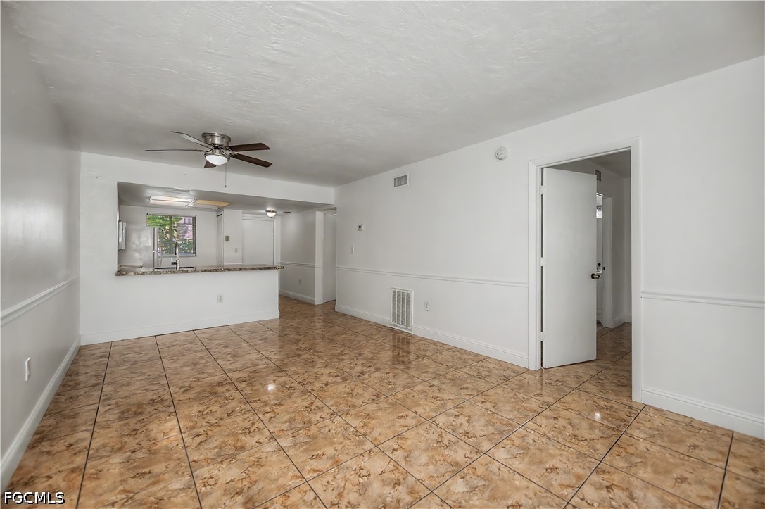 2 Bed Condominium for Sale in Fort Myers, photo 12