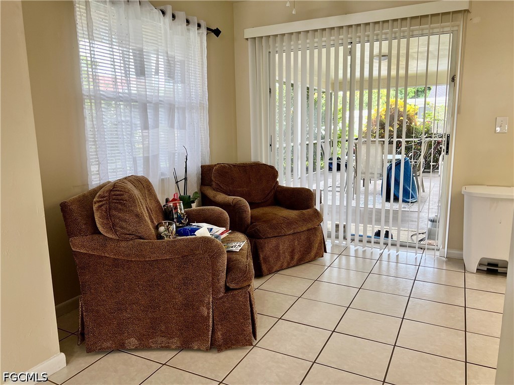 3 Bed SingleFamilyResidence for Sale in Cape Coral, photo 12