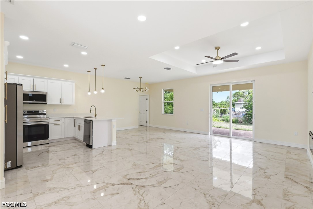 3 Bed SingleFamilyResidence for Sale in Lehigh Acres, photo 12