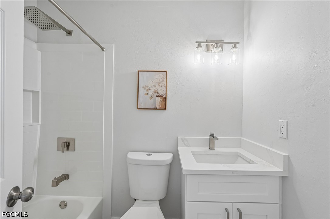 3 Bed SingleFamilyResidence for Sale in Cape Coral, photo 12