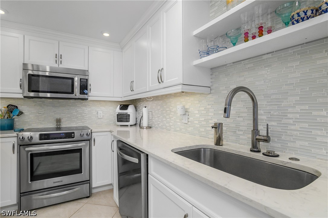 2 Bed Pool Home for Sale in Gulfside, photo 12