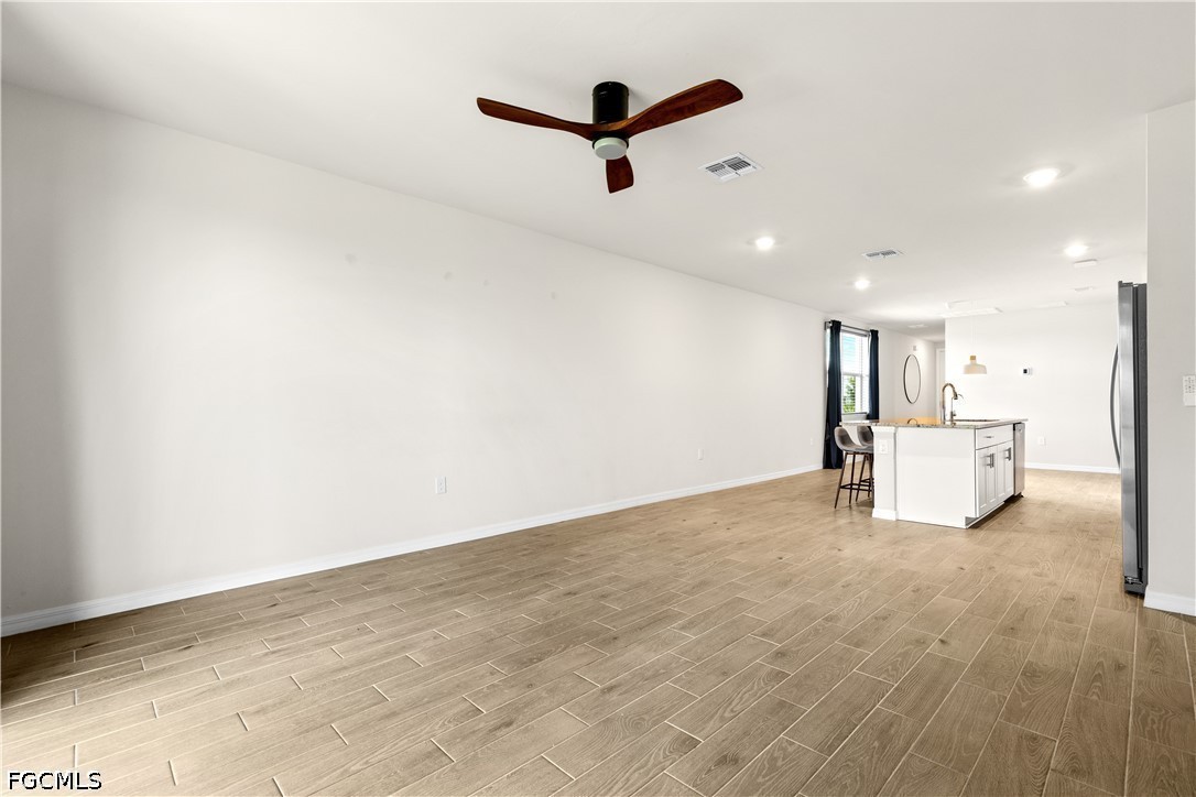3 Bed SingleFamilyResidence for Sale in Crescent Lakes, photo 12