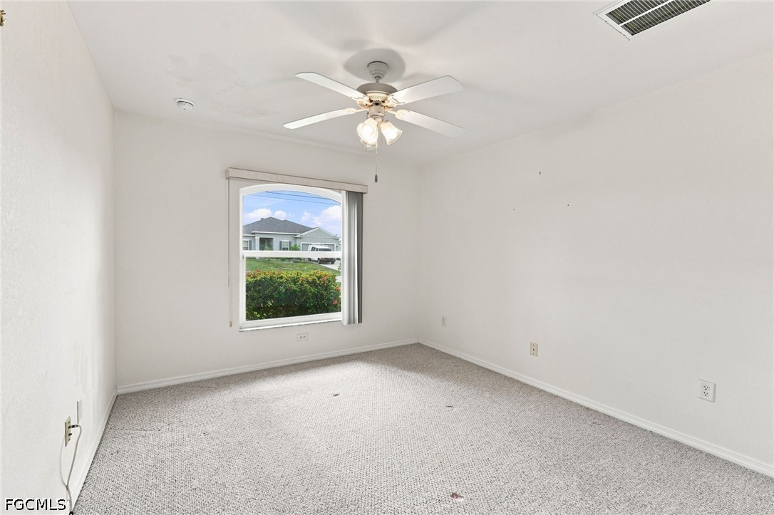 3 Bed SingleFamilyResidence for Sale in Cape Coral, photo 12