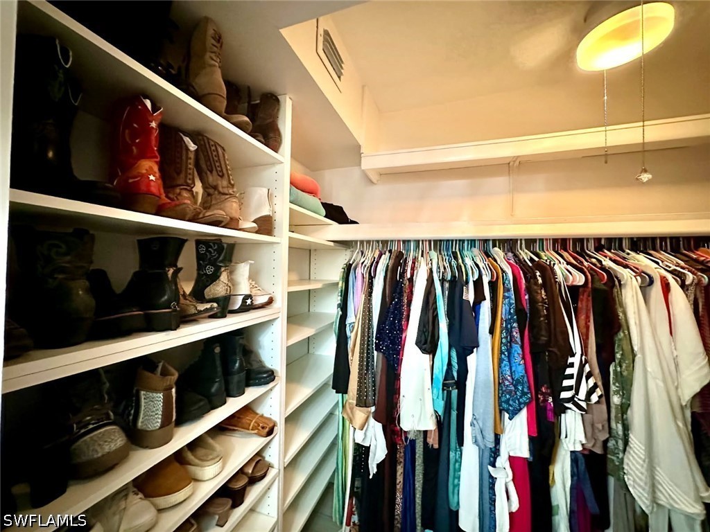 1 Bed Condominium for Sale in Naples, photo 12