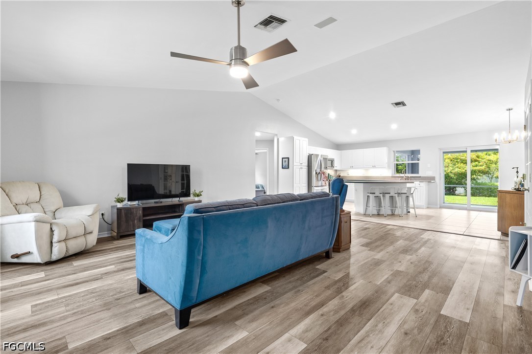 3 Bed SingleFamilyResidence for Sale in Cape Coral, photo 12
