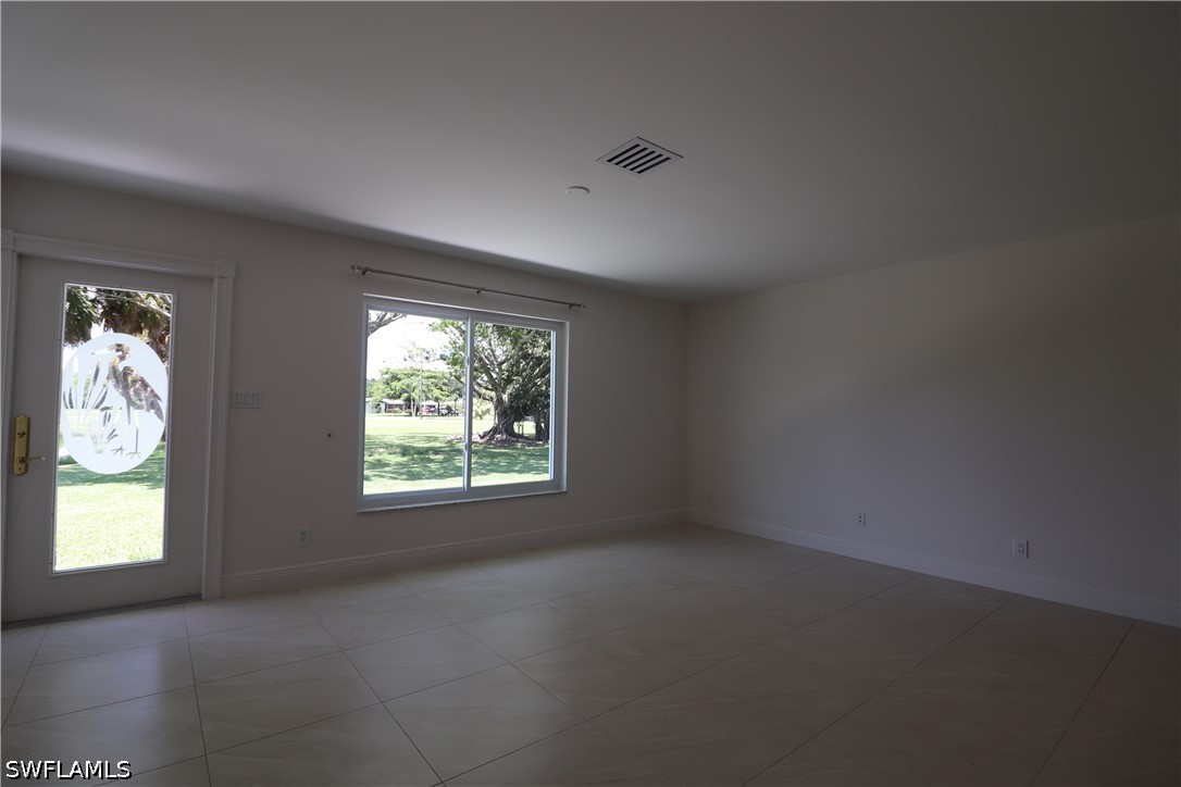 3 Bed Pool Home for Sale in Myrtle Cove Acres, photo 12