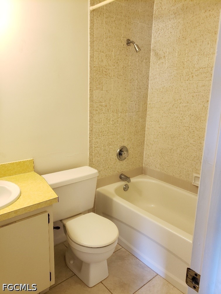 2 Bed Condominium for Sale in Cape Coral, photo 12