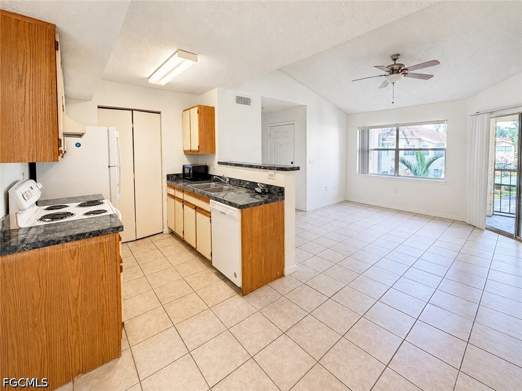 1 Bed Condominium for Sale in Venetian Palms, photo 12