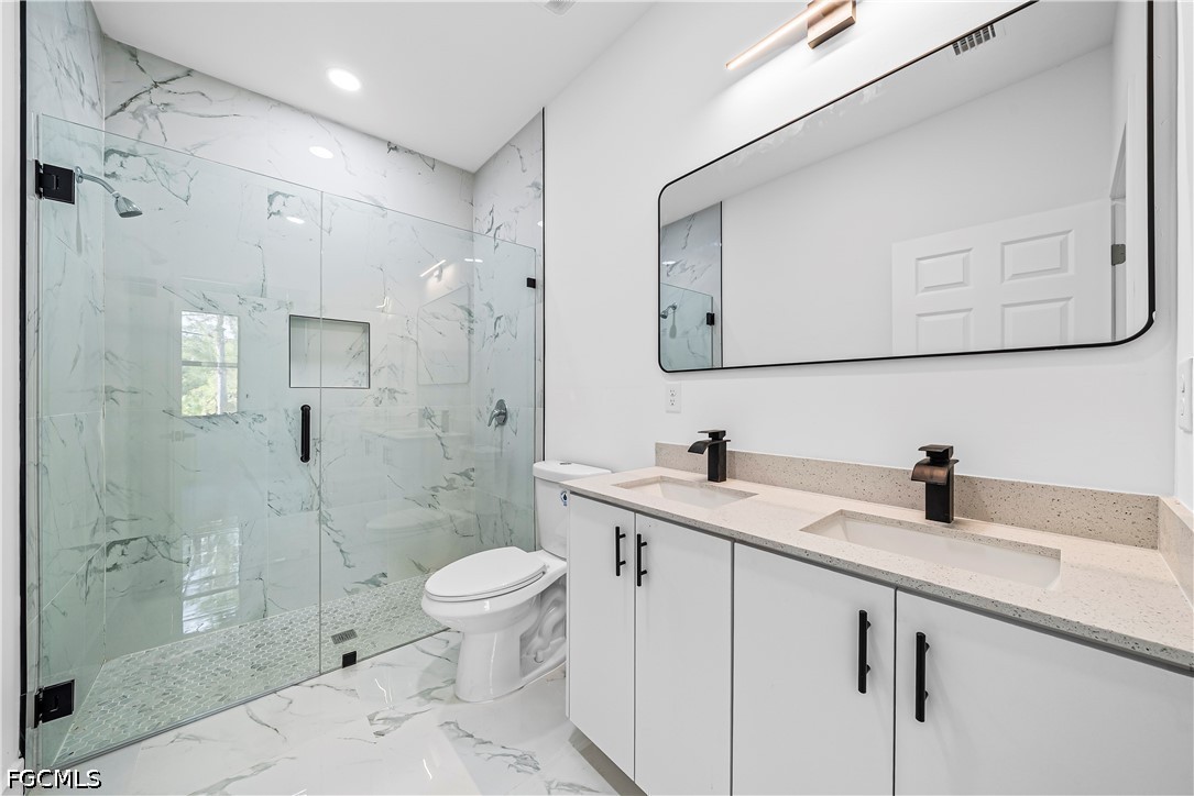 3 Bed SingleFamilyResidence for Sale in Lehigh Acres, photo 12