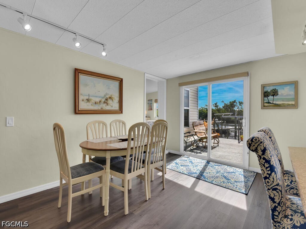2 Bed Waterfront Home for Sale in Fort Myers, photo 12