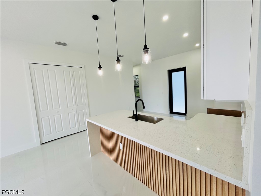 4 Bed SingleFamilyResidence for Sale in Lehigh Acres, photo 12