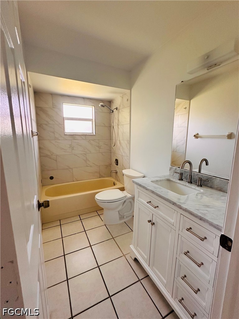 2 Bed Condominium for Sale in Cape Coral, photo 12