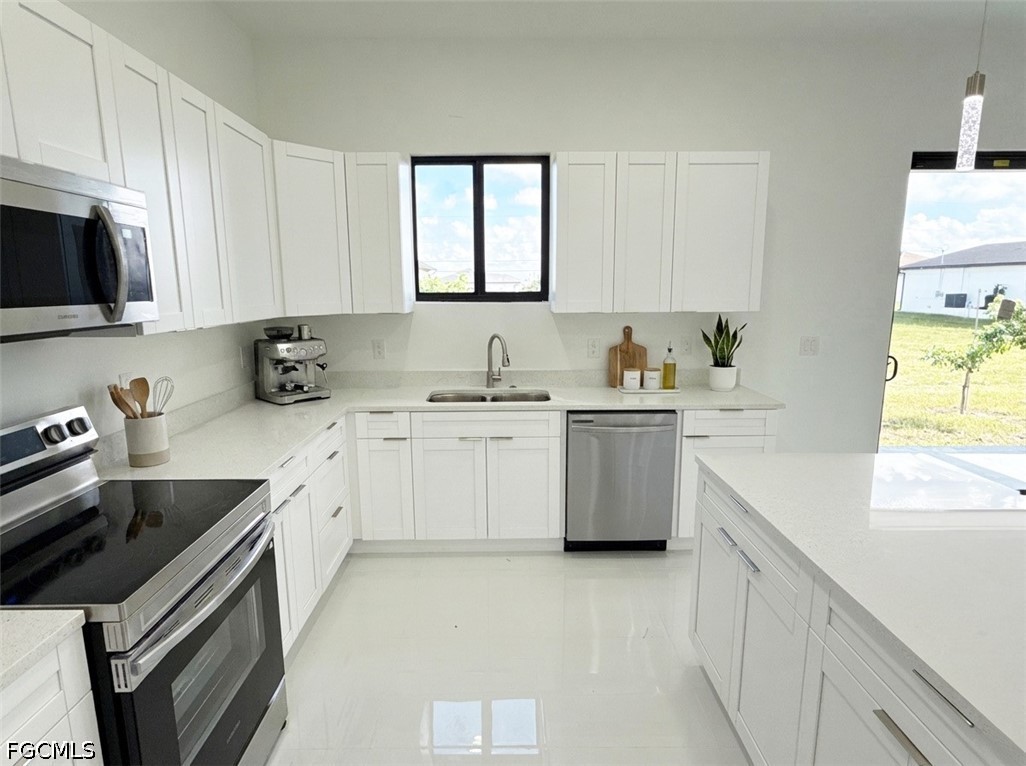 4 Bed SingleFamilyResidence for Sale in Cape Coral, photo 12