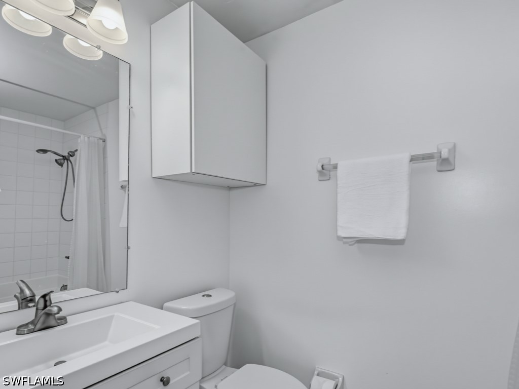4 Bed SingleFamilyResidence for Sale in Naples, photo 12