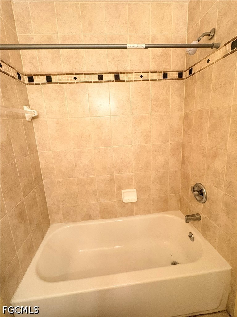 1 Bed Condominium for Sale in Village Creek, photo 12