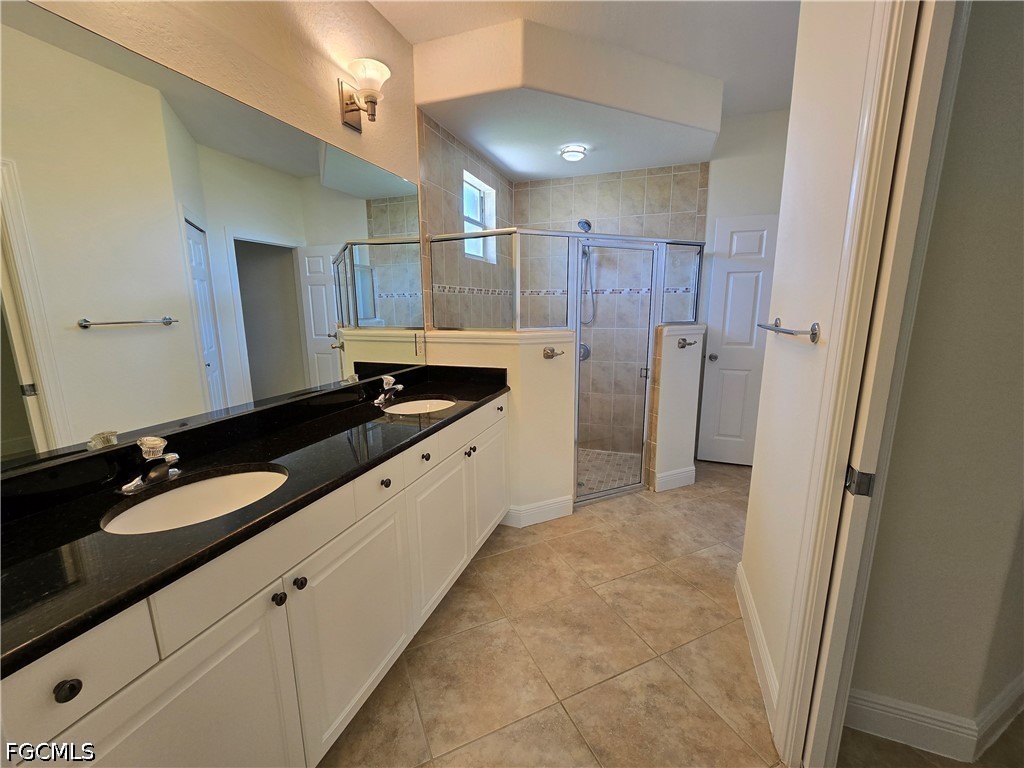 3 Bed SingleFamilyResidence for Sale in Lehigh Acres, photo 12