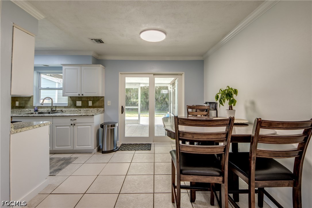 3 Bed SingleFamilyResidence for Sale in Naples, photo 12