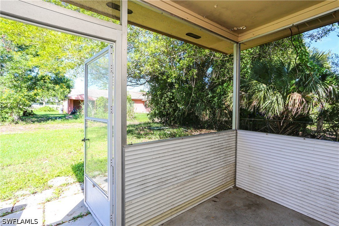 2 Bed SingleFamilyResidence for Sale in Naples, photo 12