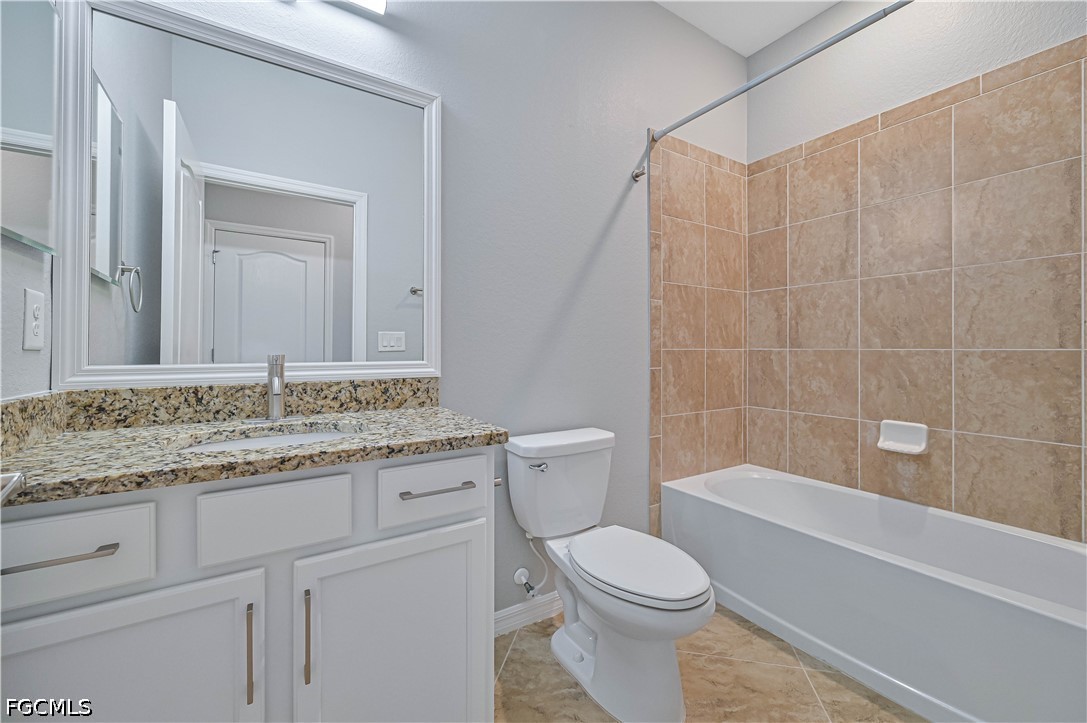 4 Bed Waterfront Home for Sale in Alva, photo 12