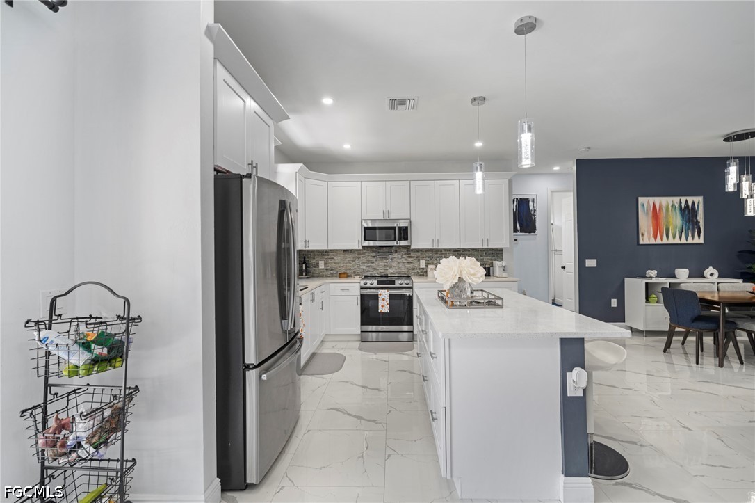 4 Bed SingleFamilyResidence for Sale in Lehigh Acres, photo 12