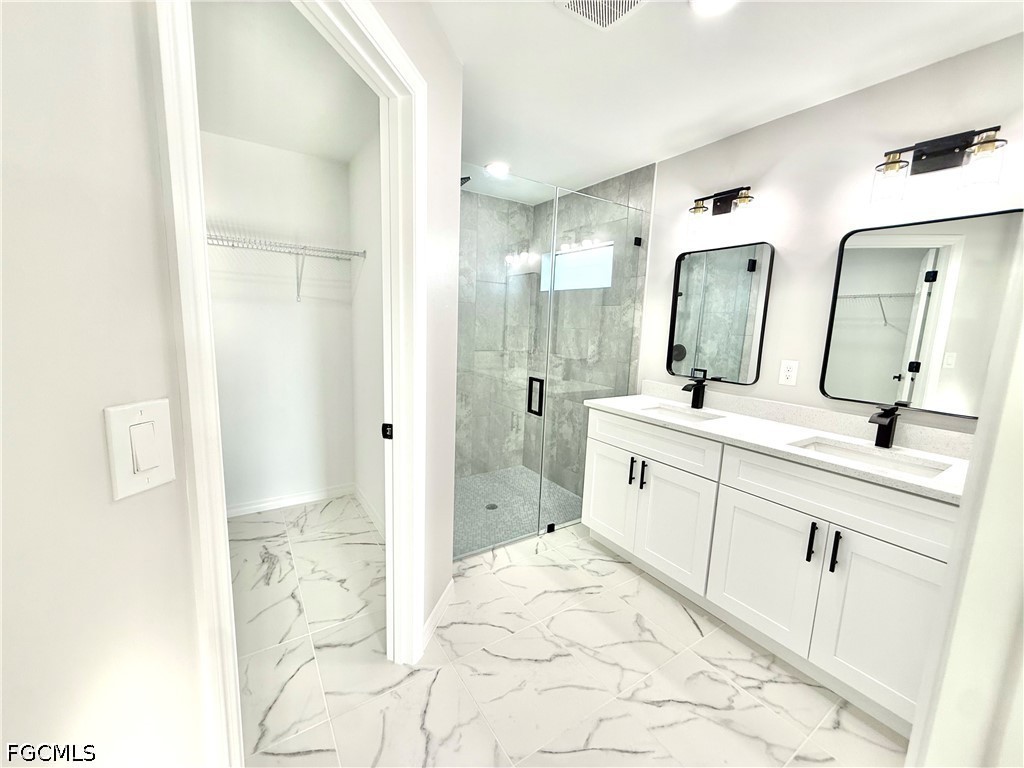 3 Bed SingleFamilyResidence for Sale in Cape Coral, photo 12