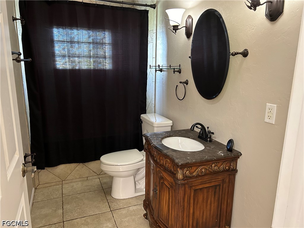 3 Bed SingleFamilyResidence for Sale in Cape Coral, photo 12